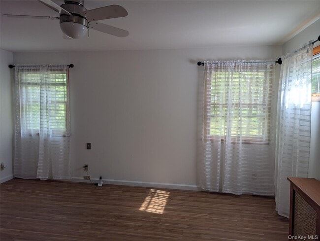 Building Photo - 45 Sunken Meadow Rd