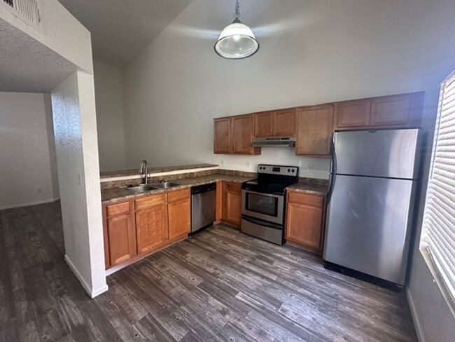 Building Photo - 1 bedroom with loft - or 2nd bedroom - w/d...