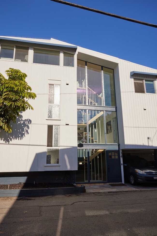 Building Photo - 14 Westwind St