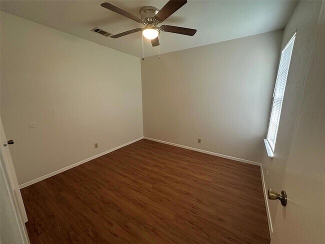 Building Photo - 8703 Piney Point Dr
