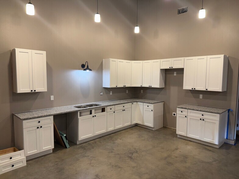 Building Photo - 1991 County Rd 2443