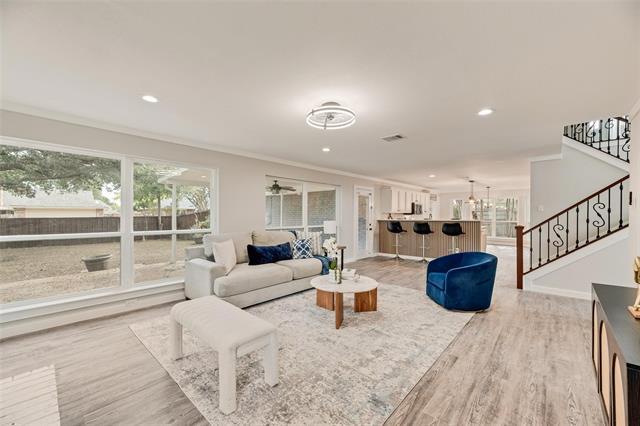 Building Photo - 3824 Parkmont Dr