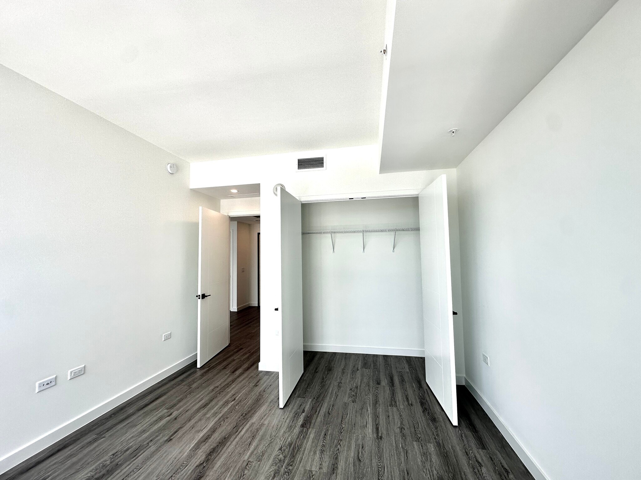 Building Photo - 130 NE 23rd St