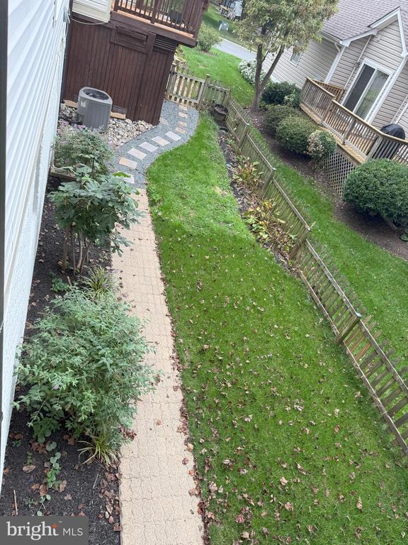 Building Photo - 10909 Clara Barton Ct
