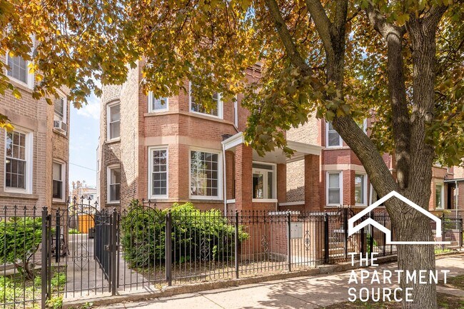 Building Photo - 2110 N Avers Ave