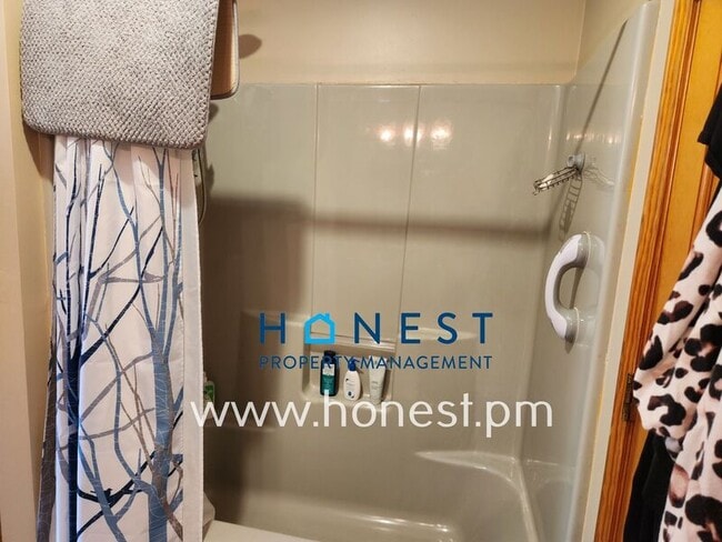 Building Photo - 12 Joey Ln