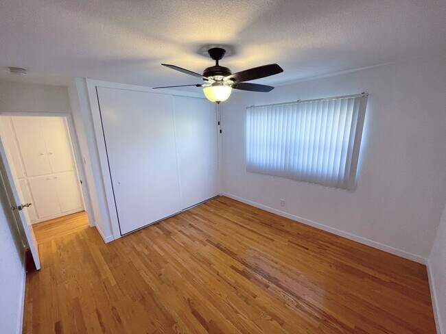 Building Photo - Nicely updated 2bd/1ba in Pico-Union area ...