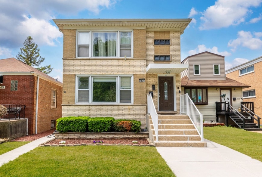 Building Photo - 3838 Ridgeland Ave