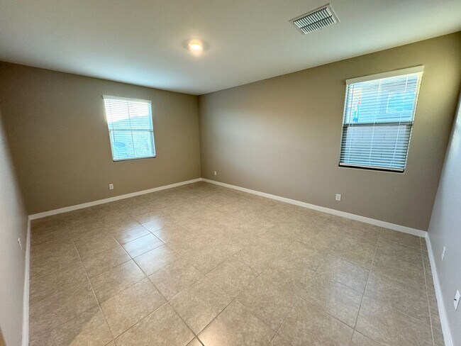 Building Photo - Beautiful Single Level Home Near Verrado!