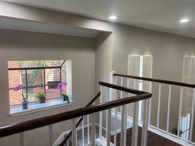 Building Photo - 7447 Cambridge St