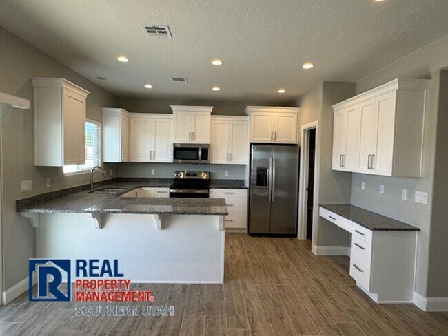 Building Photo - Brand New - River Trail Townhome