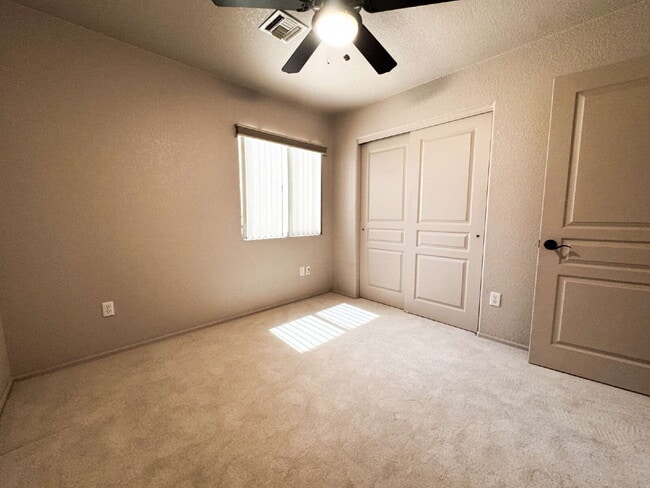 Building Photo - "3-Bed, 2-Bath Retreat in Estrella, Mesa Del Sol!"