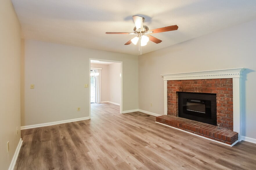 Building Photo - 188 Cherokee Village Dr