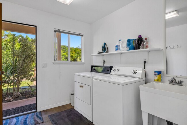 Building Photo - 2641 Moolio Pl