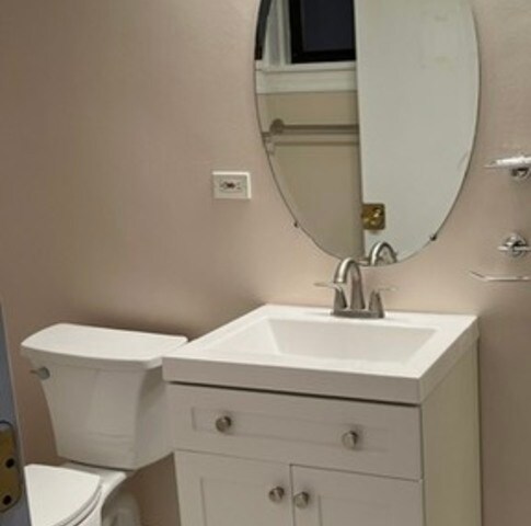 Building Photo - 2646 W Chicago Ave