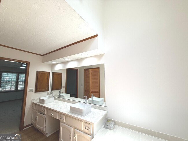 Building Photo - 3707 John Carrol Dr