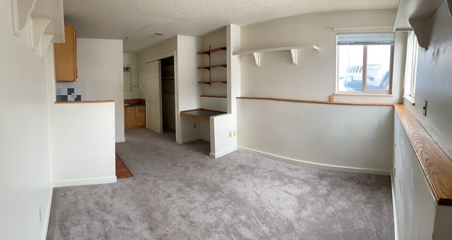 Primary Photo - 2295 Goss Cir E