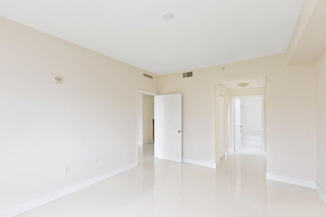 Building Photo - 250 NE 3rd Ave