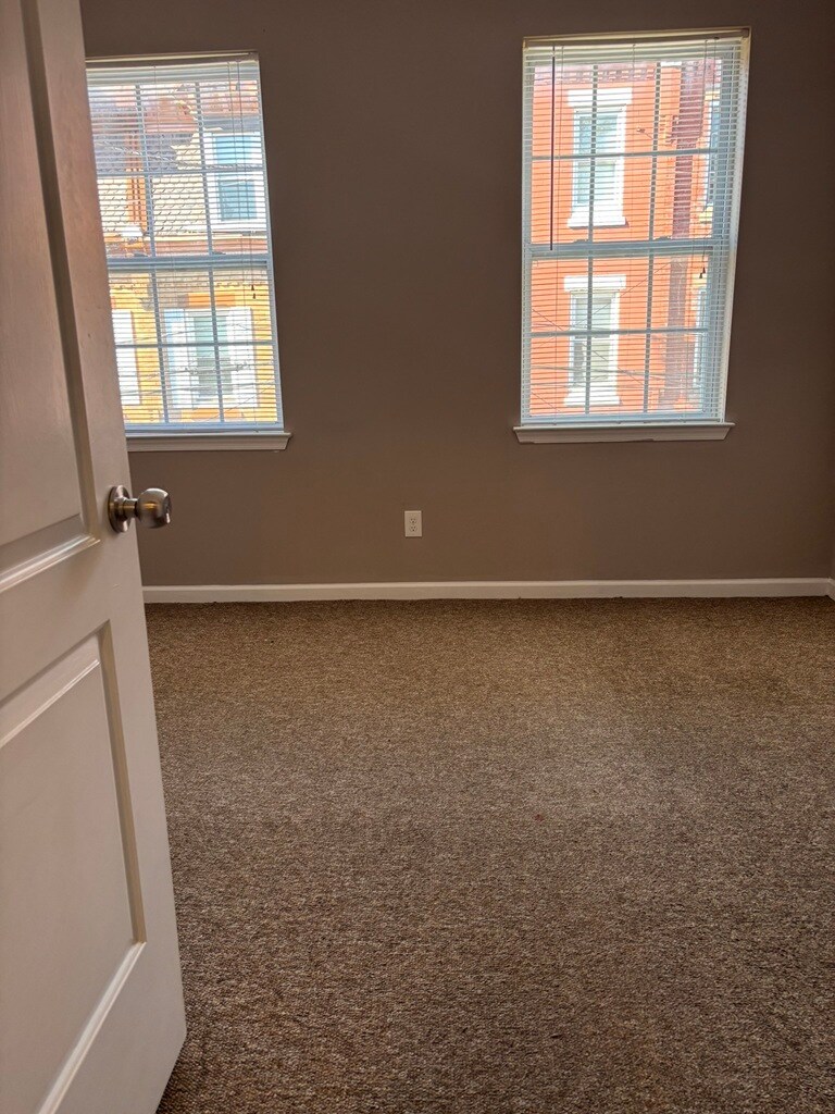 Building Photo - 1835 N Willington St