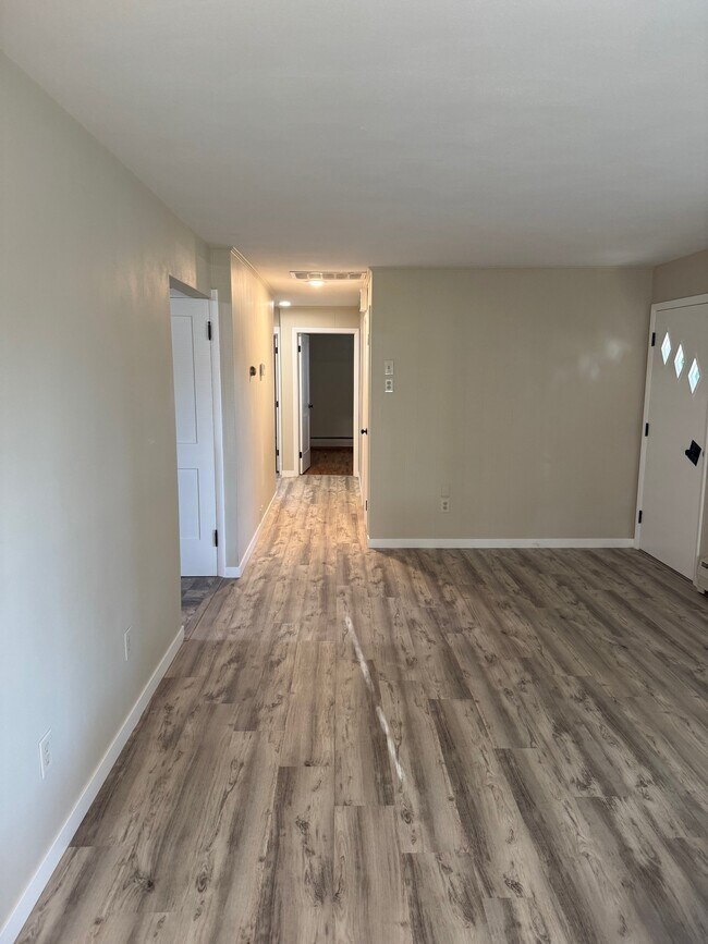 Building Photo - 2613 Southridge Dr