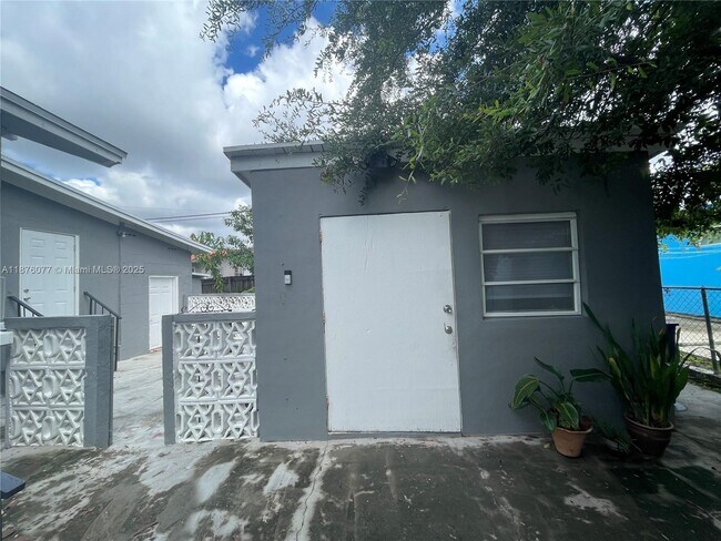Primary Photo - 1923 NW 1st Terrace
