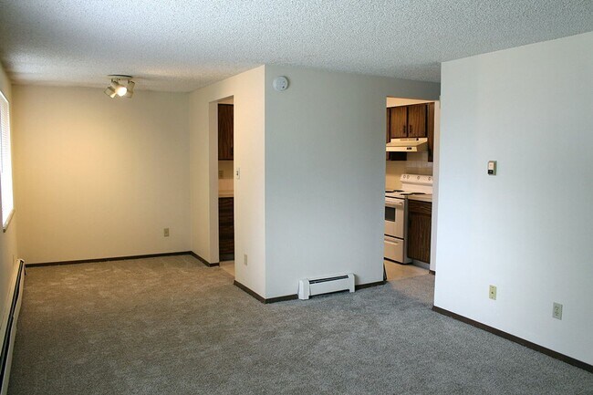 Building Photo - 3645 Butternut Dr
