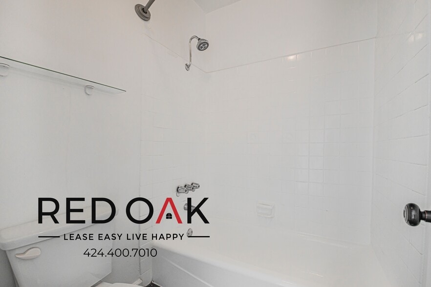 Building Photo - 5119 Fountain Ave