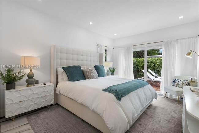 Building Photo - 1544 Michigan Ave