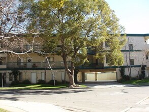 Building Photo - 1441 N Edison Blvd