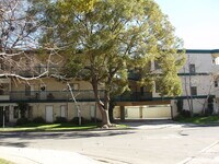 Building Photo - 1441 N Edison Blvd