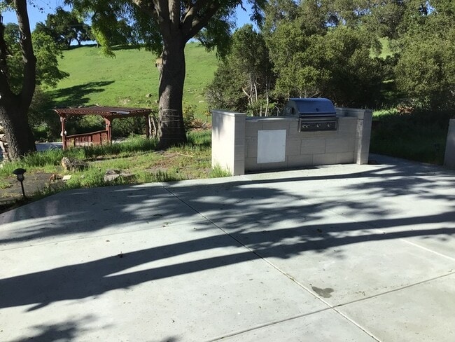 Building Photo - LUXURIOUS PRIVATE STUDIO WITH BREATH TAKING VIEWS