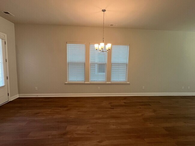 Building Photo - Stunning 4 Bedroom 4.5 Bath Home In Summer's Corner~