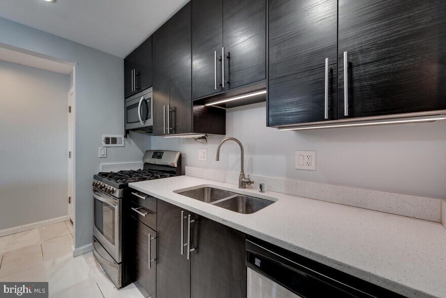 Building Photo - 7312 Donnell Pl