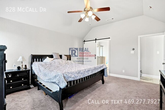Building Photo - 828 McCall Dr