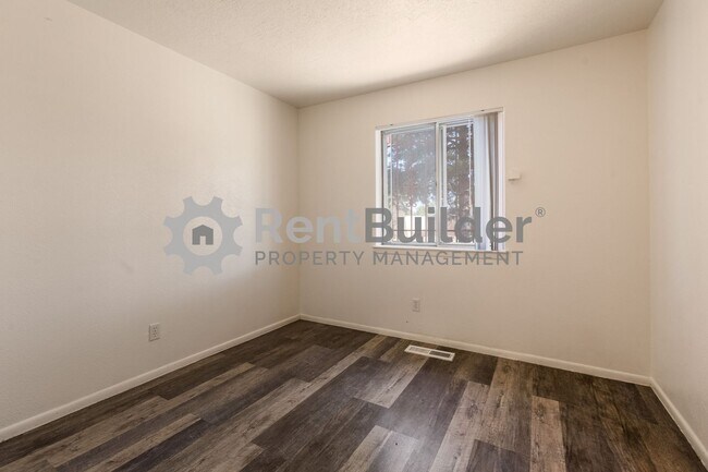 Building Photo - ***NEW YEAR SPECIAL: LOWER PRICE!!