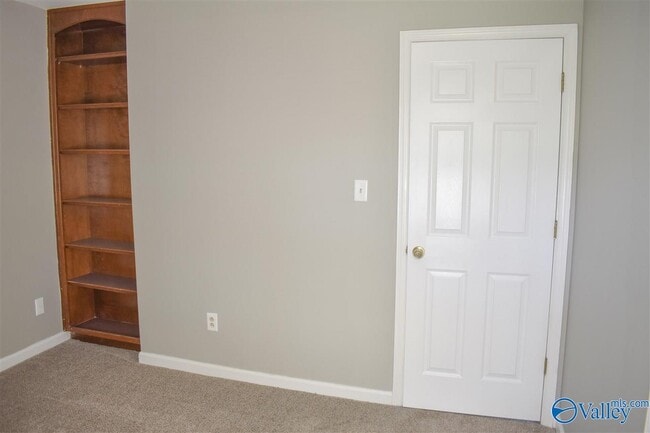 Building Photo - 105 Buttercup Ln