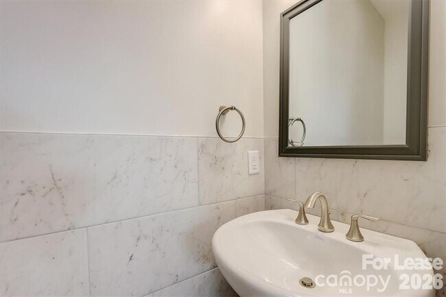 Building Photo - 48 John Halford Ct