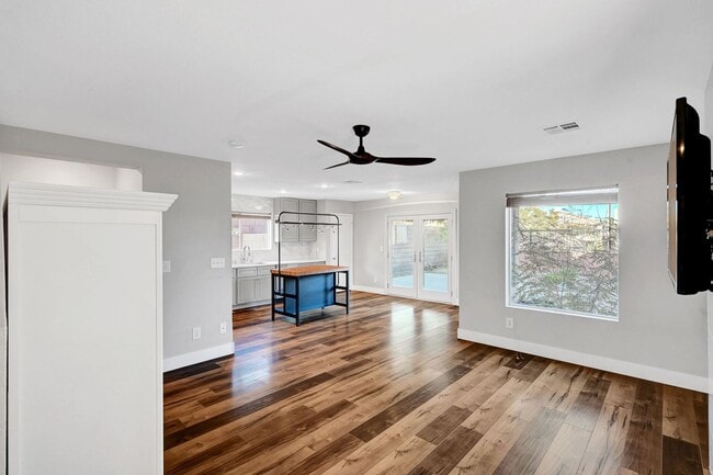Building Photo - Remodeled Three Bedroom in Summerlin! No carpet!