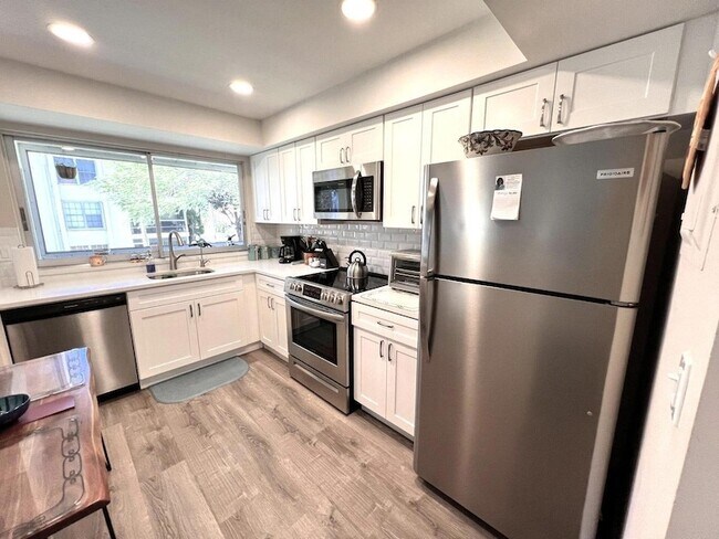 Building Photo - 5580 Tamberlane Cir