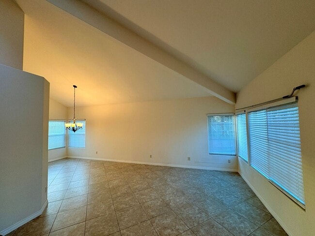 Building Photo - Beautiful Two Story Home with Large Yard - Oceanside