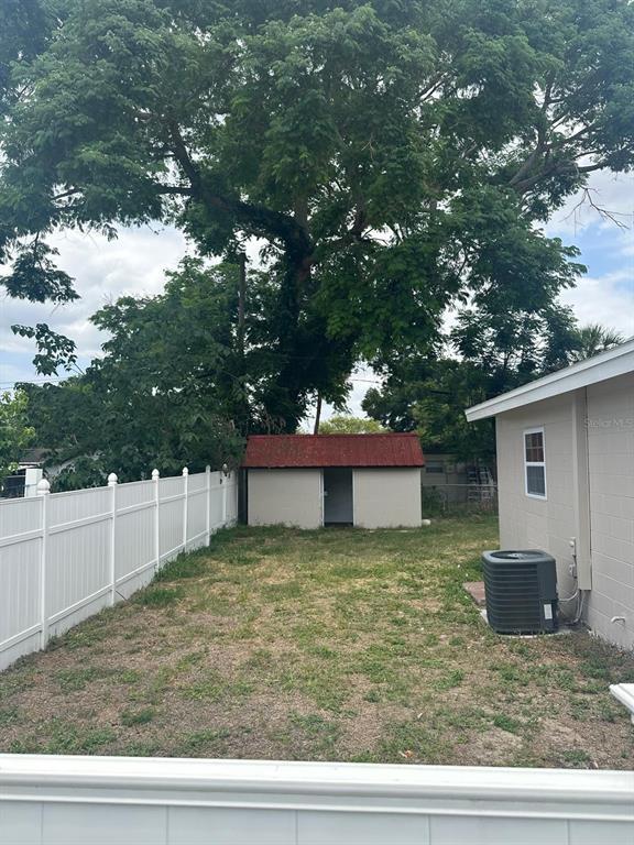 Building Photo - 7207 Harwick Dr