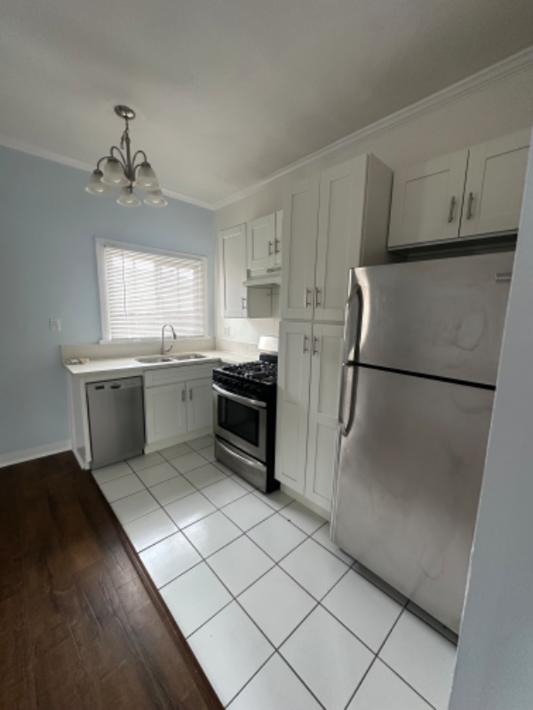 Building Photo - 927 1/2 Parkman Ave