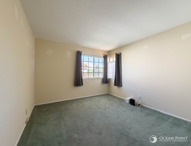 Building Photo - 4 Bedroom Home for Rent in Moorpark!