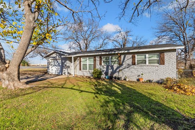 Building Photo - 1001 Altamont Dr