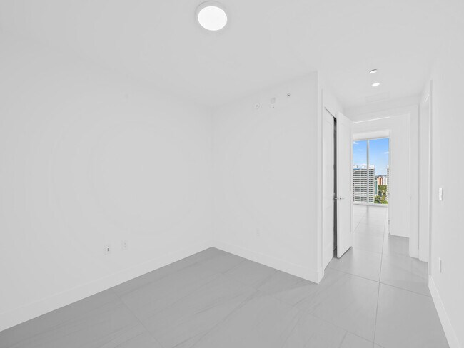 Building Photo - 151 N Seabreeze Blvd