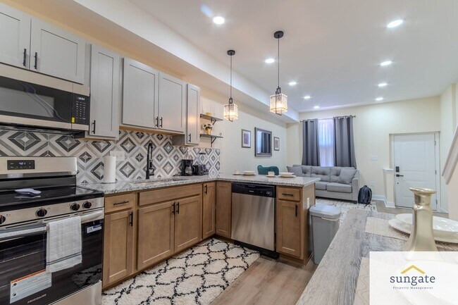 Building Photo - 1516 N Patterson Park Ave