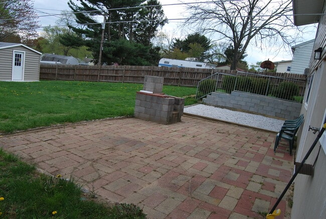 Building Photo - EDGEWOOD - SINGLE FAMILY RANCHER