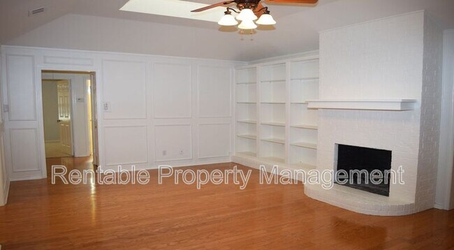 Building Photo - 3600 Ruidoso Dr