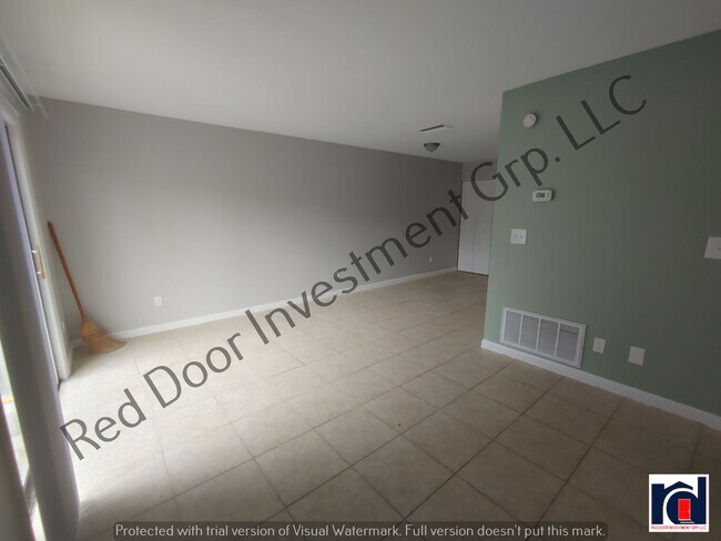 Building Photo - 2 Bedroom 1 Bath Quadplex-Ocala!