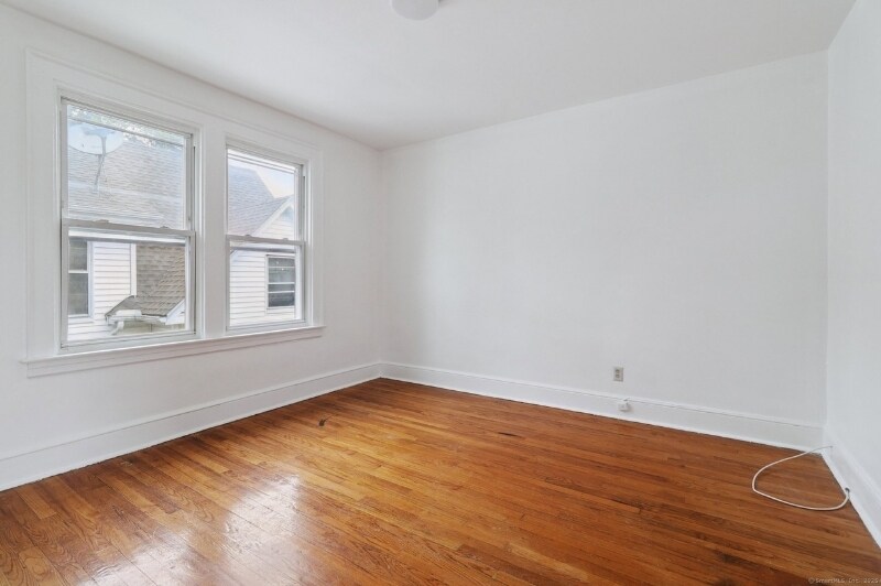 Building Photo - 252 Sheffield Ave